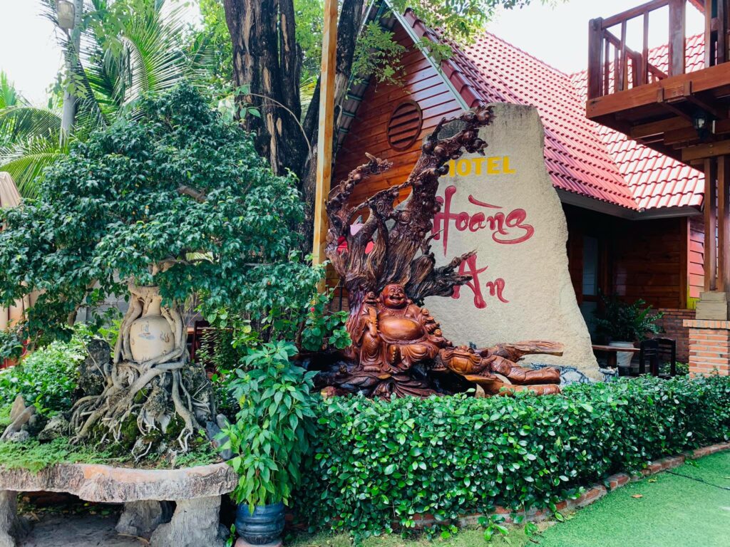 khách sạn lagi gần khu ăn uống 