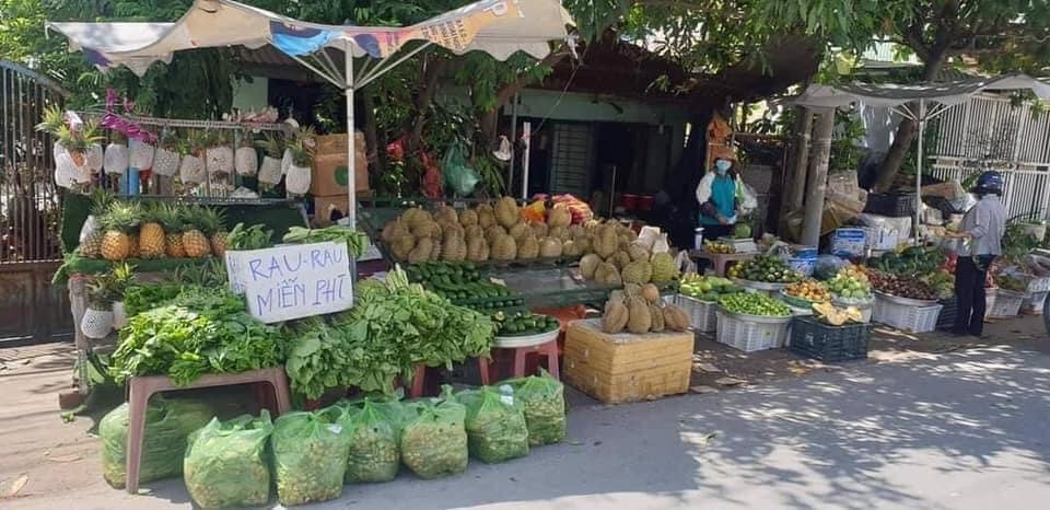 điểm phát rau hỗ trợ mùa dịch tại HCM